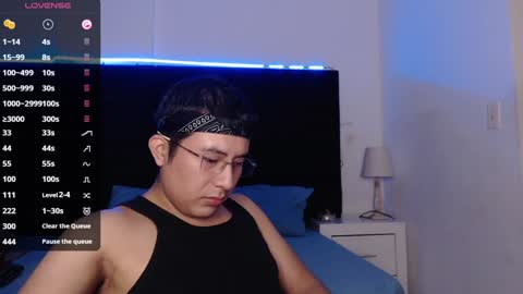 andrewmhilton_ online show from February 26, 12:41 am