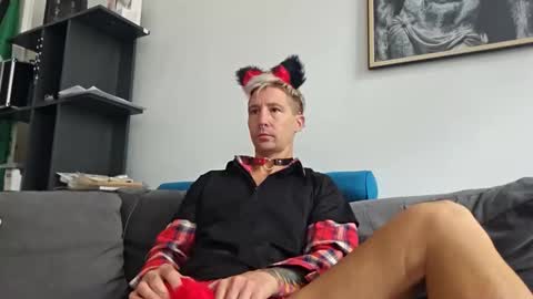 andrewsu1986 online show from September 18, 8:29 am
