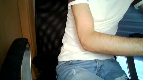 Snapshot of andy_24j chatting on September 10, 1:23 pm andy_24j online show from September 10, 1:23 pm