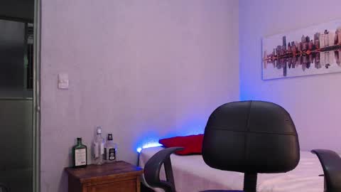 Snapshot of andy_bapho chatting on January 12, 3:25 pm ANDY online show from January 12, 3:25 pm