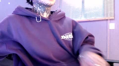 Snapshot of andy_bapho chatting on October 17, 2:21 pm ANDY online show from October 17, 2:21 pm