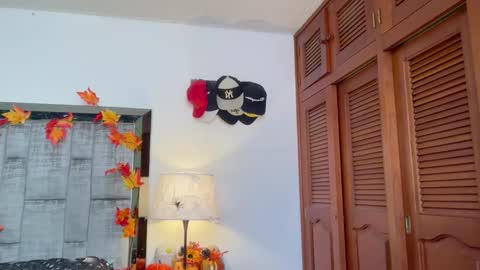 Andy online show from October 29, 5:04 pm