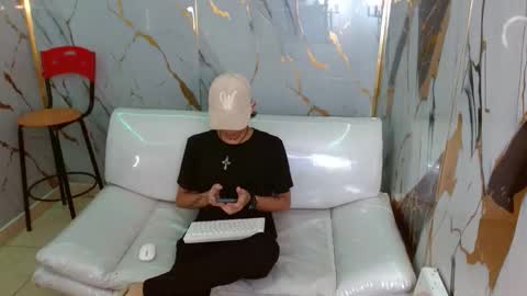 andy_dan1 online show from March 22, 7:51 pm