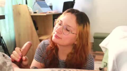 Snapshot of andycherrysecrets chatting on October 16, 2:28 pm Cherry online show from October 16, 2:28 pm