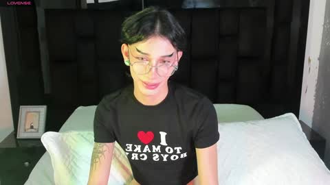 Snapshot of andywiills chatting on February 6, 10:00 pm Andy online show from February 6, 10:00 pm