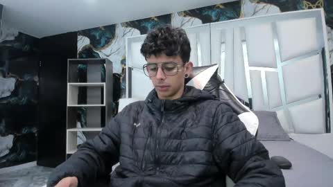 andyxibrat online show from April 17, 11:56 am