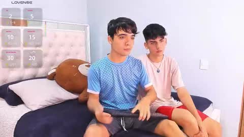 Snapshot of andyy_big_cock chatting on October 4, 5:16 am Andy online show from October 4, 5:16 am