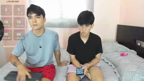 Snapshot of andyy_big_cock chatting on September 9, 12:49 pm Andy online show from September 9, 12:49 pm