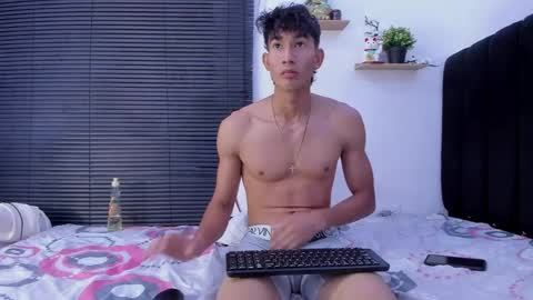 angel_boy0 online show from April 11, 6:40 am