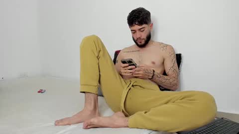 Snapshot of angel_damons_ chatting on March 10, 8:23 pm Angel Damons online show from March 10, 8:23 pm