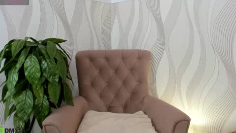 Snapshot of angel_elis_ chatting on October 1, 1:16 am Kate online show from October 1, 1:16 am