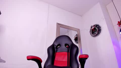 angel hardy online show from December 22, 12:01 pm