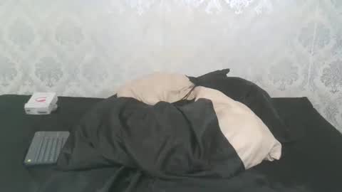 Snapshot of angel_lein chatting on October 15, 6:42 pm Angel Lein online show from October 15, 6:42 pm