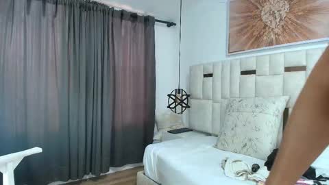 Nicolle  online show from November 28, 11:39 am