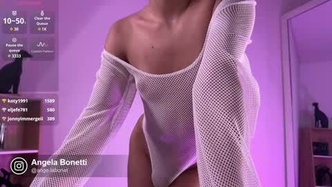 Snapshot of angela_bonetti chatting on December 20, 3:36 am Angela Bonetti online show from December 20, 3:36 am