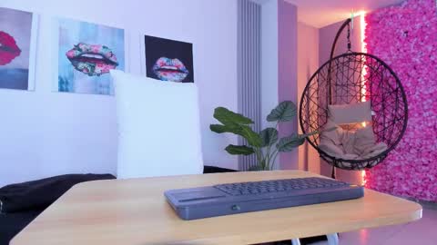 Snapshot of angela_donnato chatting on October 12, 3:43 am A N G E LA. online show from October 12, 3:43 am