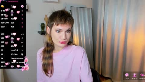 Snapshot of angela_fog chatting on October 19, 8:35 pm angela_fog online show from October 19, 8:35 pm