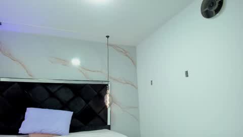 Snapshot of angelaa_cute chatting on September 17, 1:14 pm ANGELA online show from September 17, 1:14 pm