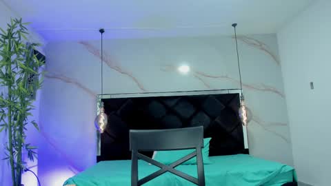 Snapshot of angelaa_cute chatting on September 13, 12:40 pm ANGELA online show from September 13, 12:40 pm