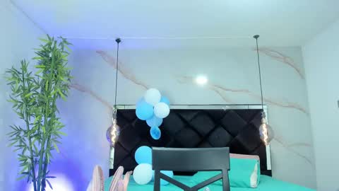 Snapshot of angelaa_cute chatting on October 1, 12:26 pm ANGELA online show from October 1, 12:26 pm
