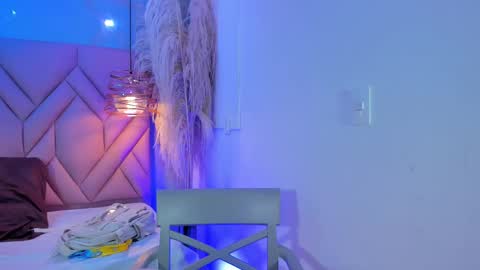 Snapshot of angelaa_cute chatting on February 25, 12:16 pm ANGELA online show from February 25, 12:16 pm