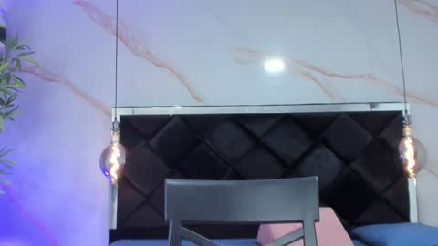 Snapshot of angelaa_cute chatting on October 18, 12:31 pm ANGELA online show from October 18, 12:31 pm