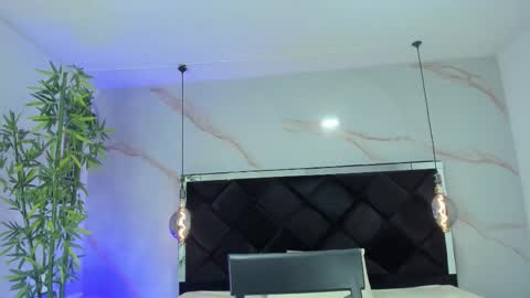 Snapshot of angelaa_cute chatting on October 9, 1:05 pm ANGELA online show from October 9, 1:05 pm
