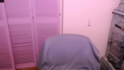 Snapshot of angelalice_ chatting on December 7, 4:09 pm Alice online show from December 7, 4:09 pm