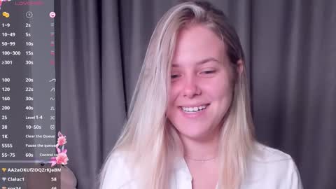 Snapshot of angelanty chatting on September 28, 4:16 pm Darsi Anty online show from September 28, 4:16 pm