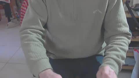 Snapshot of angelgarcia269 chatting on September 27, 2:37 pm angelgarcia269 online show from September 27, 2:37 pm