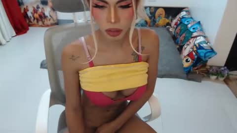 DIVINE ANGEL online show from November 13, 2:36 am