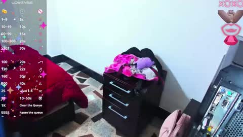 Snapshot of angelie_3 chatting on October 15, 8:04 am angelie online show from October 15, 8:04 am