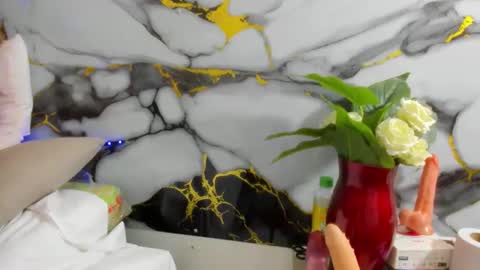 angelierose online show from March 14, 11:53 pm