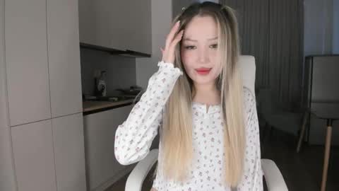 Snapshot of angelina_key chatting on September 22, 6:17 am angel online show from September 22, 6:17 am