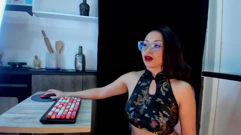 Snapshot of angelinablanc_ chatting on March 6, 11:25 am ANGELINA online show from March 6, 11:25 am