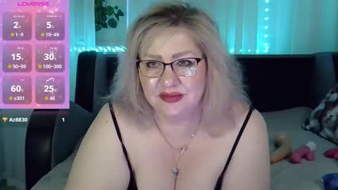 Snapshot of angelinaglam chatting on September 27, 1:31 pm AngelinaGlam online show from September 27, 1:31 pm