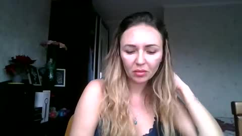 angelinalove28 online show from December 16, 7:48 am