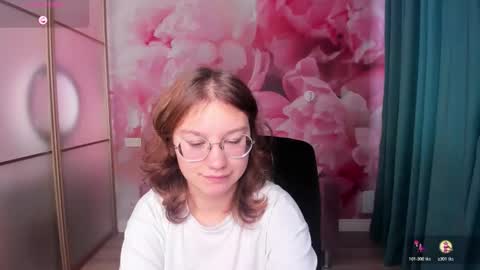 AngelinaLow online show from October 28, 1:01 pm