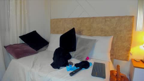 angelinarouse_ online show from December 17, 6:20 am