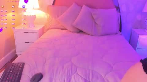 angeline online show from March 24, 12:11 pm