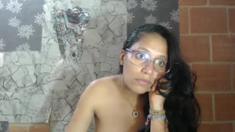 Snapshot of angelitaa_hot chatting on March 4, 9:32 pm angela online show from March 4, 9:32 pm