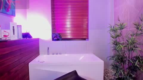 Snapshot of angell__dustt chatting on October 3, 4:21 am Angell Dust online show from October 3, 4:21 am