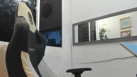 angellatino0 online show from February 11, 7:02 am