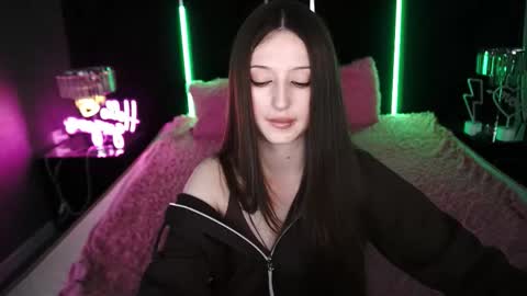 Snapshot of angellblush chatting on October 15, 1:34 pm AngelBlush online show from October 15, 1:34 pm