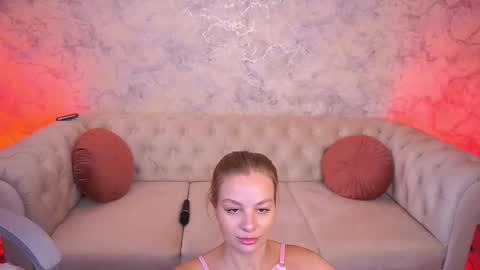 Snapshot of angelleyess chatting on September 26, 1:46 am angelleyess online show from September 26, 1:46 am