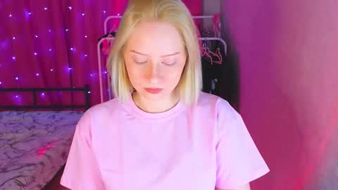 Cutie online show from March 8, 12:09 pm