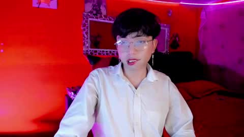 Snapshot of angellonfire chatting on October 15, 5:43 am Angel  online show from October 15, 5:43 am