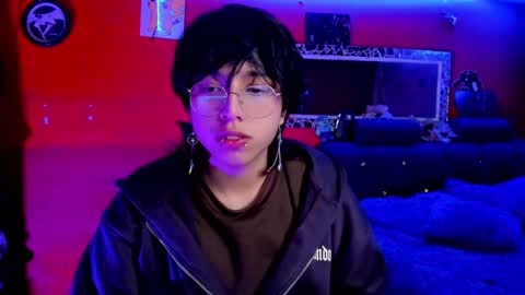 Snapshot of angellonfire chatting on January 4, 7:03 am Angel  online show from January 4, 7:03 am