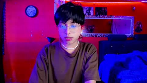 Snapshot of angellonfire chatting on March 6, 12:43 am Angel  online show from March 6, 12:43 am