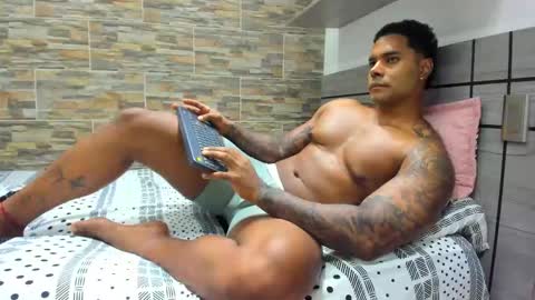 Snapshot of angelo_evans33 chatting on September 9, 1:05 am angelo_evans33 online show from September 9, 1:05 am